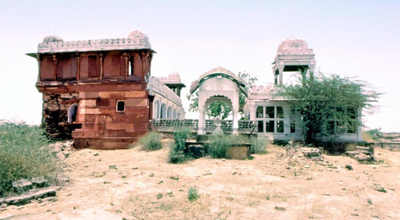 Dholpur,_Tomb_of_Bibi_Zarrina,_view_from_south